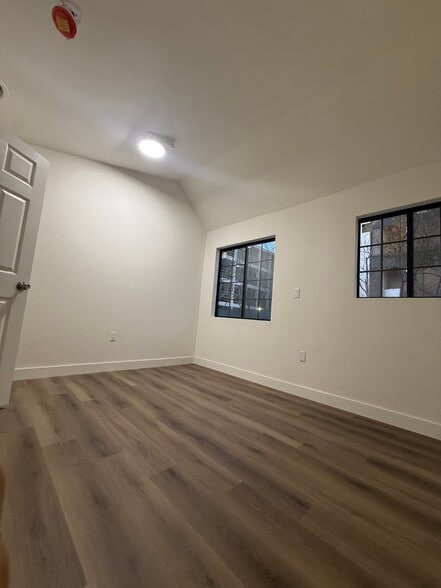 Building Photo - 1518 N Broadway