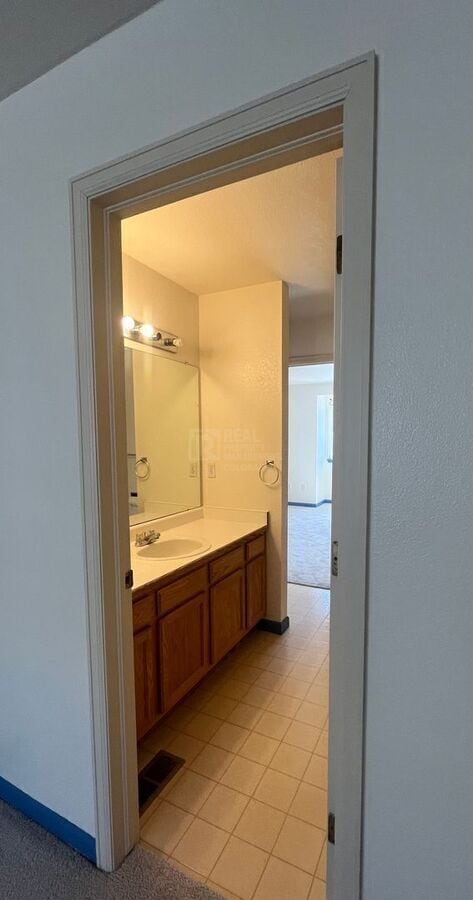 Building Photo - 911 Tulip St