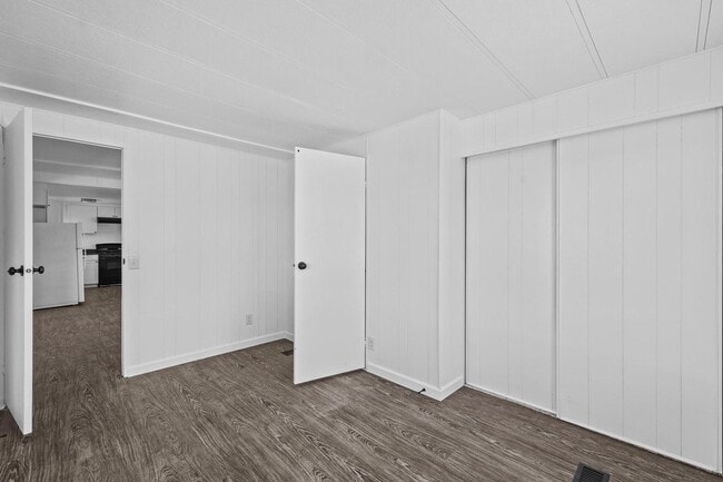 Building Photo - 5055 W. TULARE AVE SP 64 - 2 BEDROOM 1.5 BATH - MANUFACTURED HOME - SW VISALIA