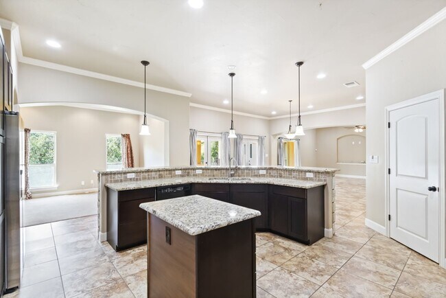 Building Photo - 8210 Roy Ln