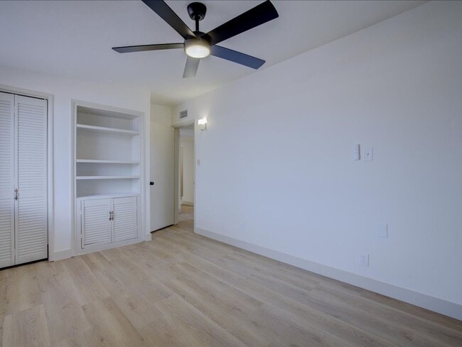 Building Photo - Fully Remodeled 3BR Home + Detached Bonus Room | Private Yard | Central A/C