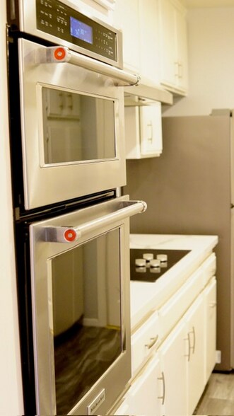 Building Photo - 4521 Colbath Ave