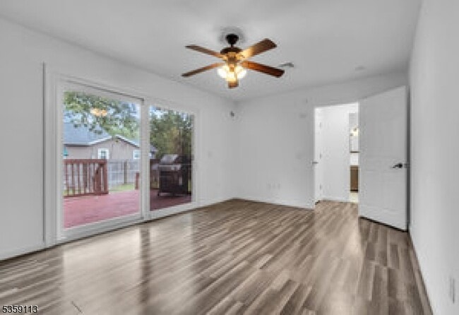 Building Photo - 513 Harding Ave