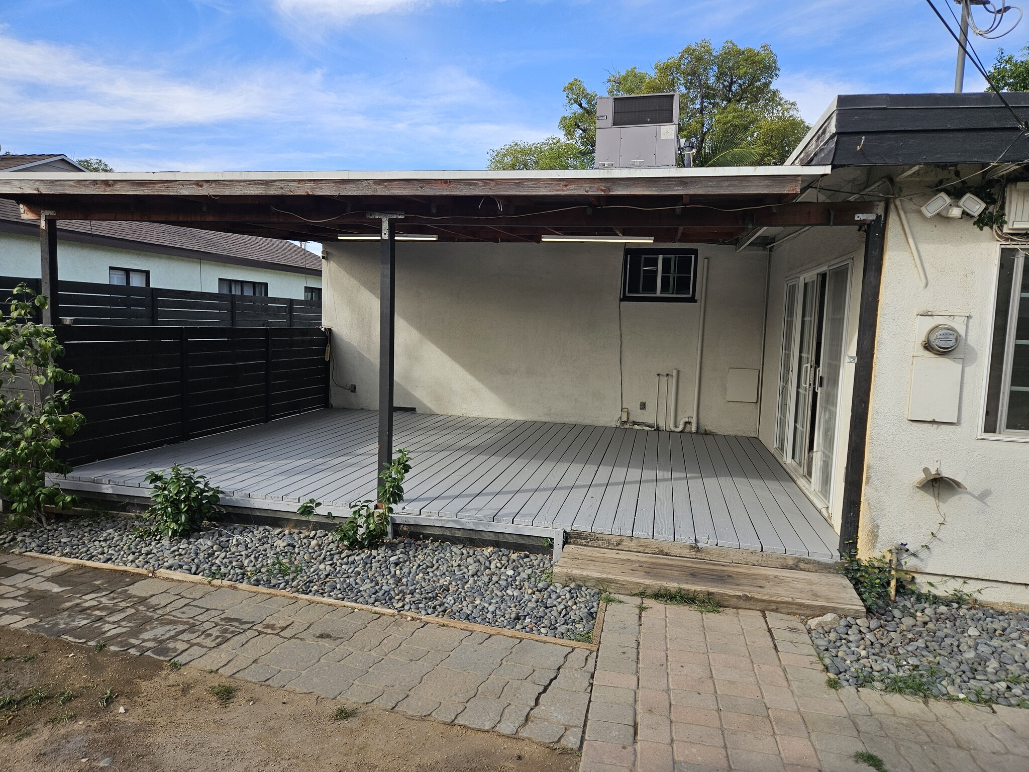 Building Photo - 8030 Lemona Ave