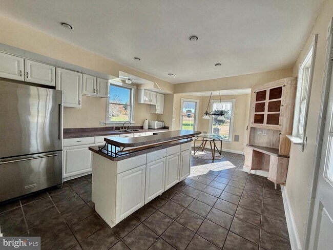 Building Photo - 48600 Deep Cove Ln