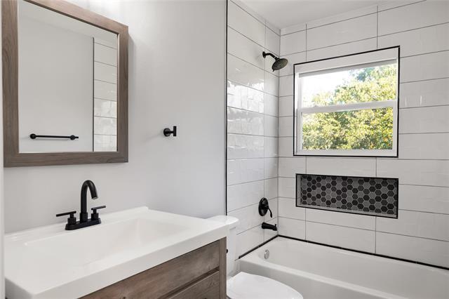 Building Photo - 2728 Livingston Ave