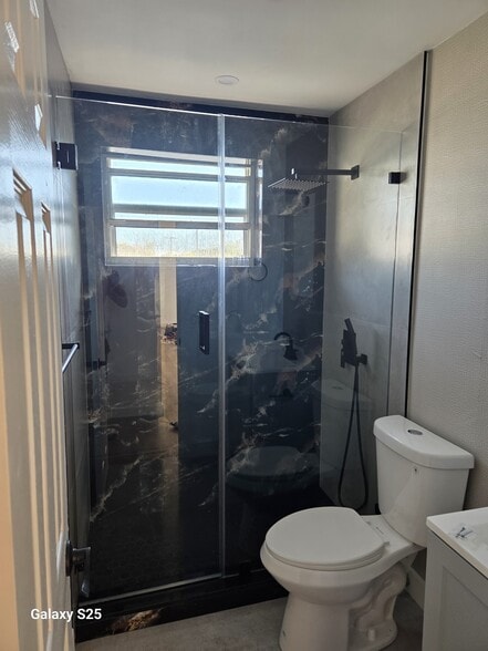 Building Photo - 10397 N Kendall Dr