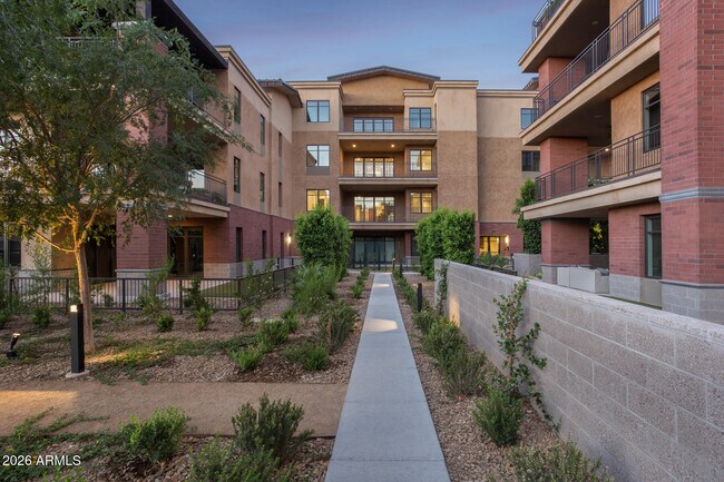 Building Photo - 6166 N Scottsdale Rd