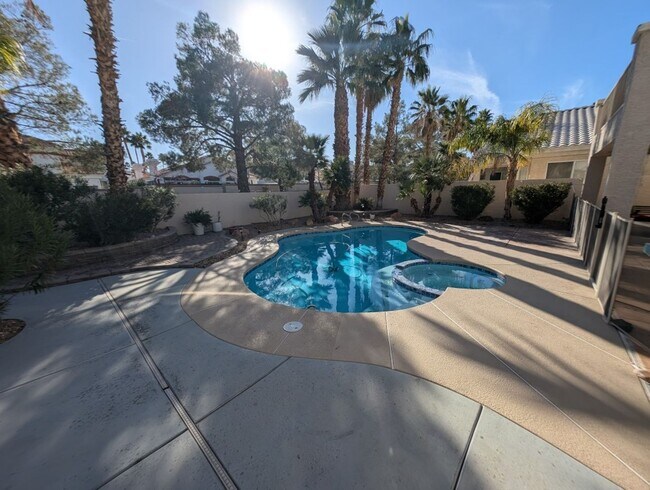 Building Photo - 8121 Riviera Beach Dr