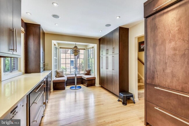 Building Photo - 317 S Union St