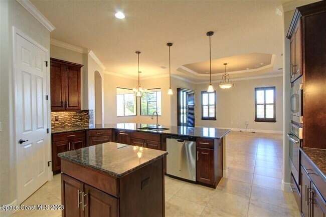 Building Photo - 3381 Thurloe Dr