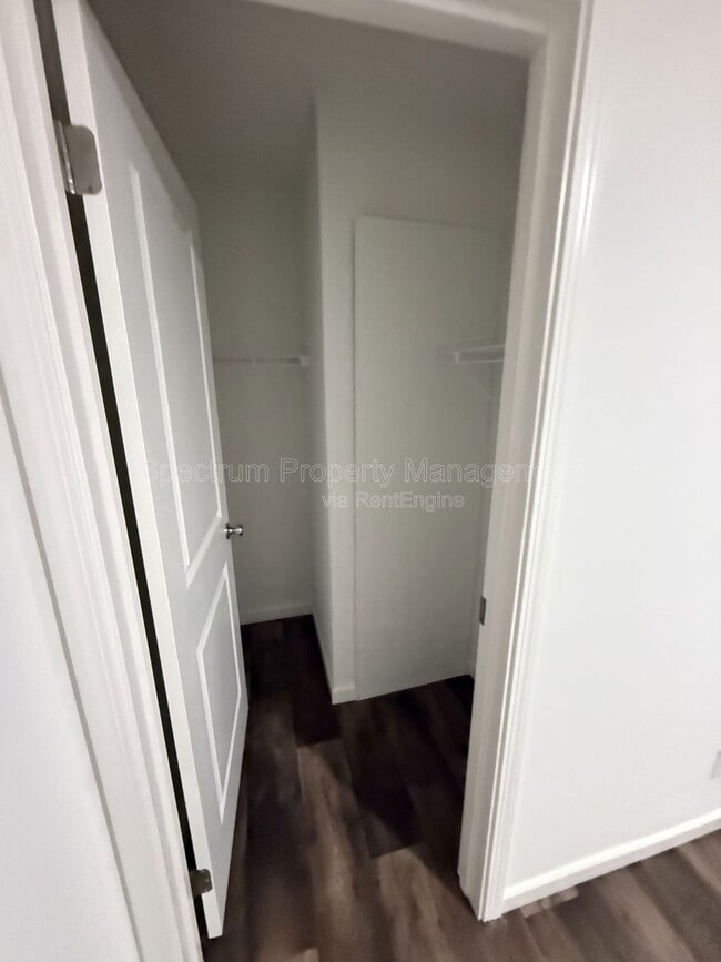 Building Photo - 18 Abbott St