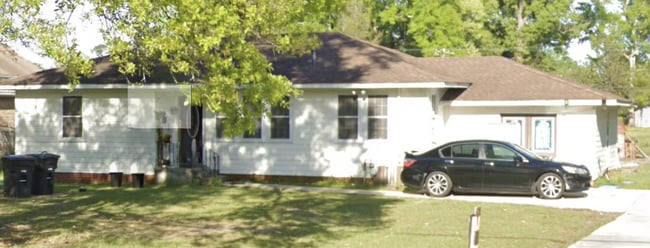 Building Photo - 375 E Airport Dr