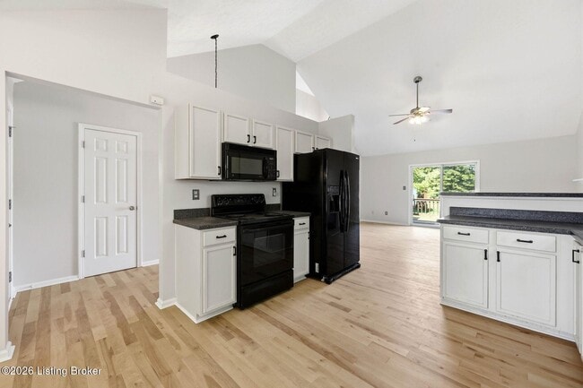 Building Photo - 4029 Orchard Lake Dr