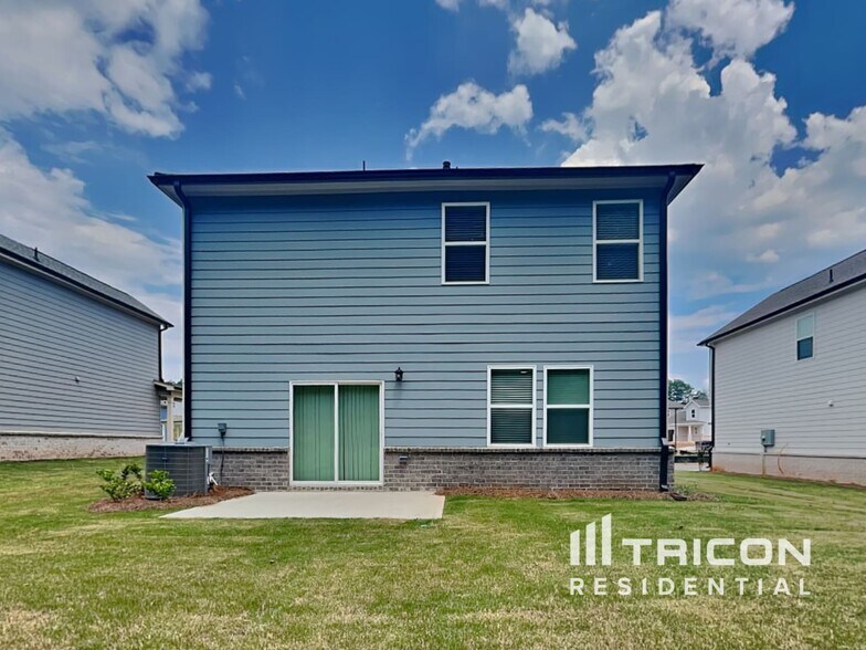 Building Photo - 2464 Lennox Rd SE