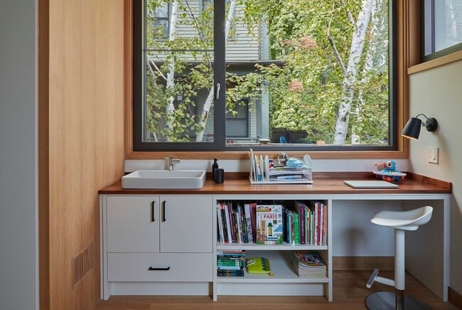 Building Photo - 76 Holworthy St