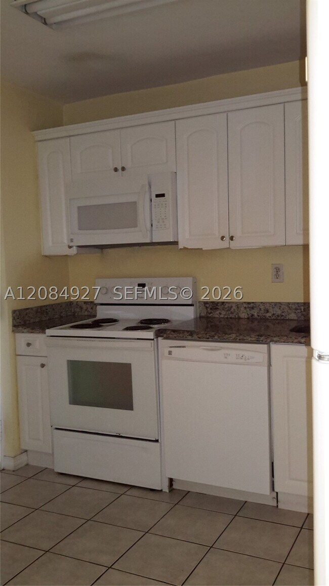 Building Photo - 7400 Miami Lakes Dr