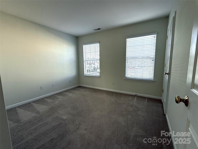 Building Photo - 7549 Bluff Point Ln