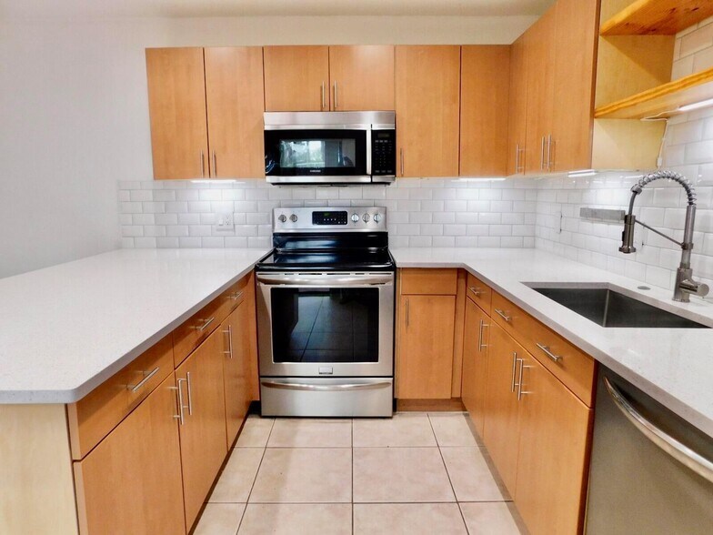 Building Photo - 4155 Turnberry Cir