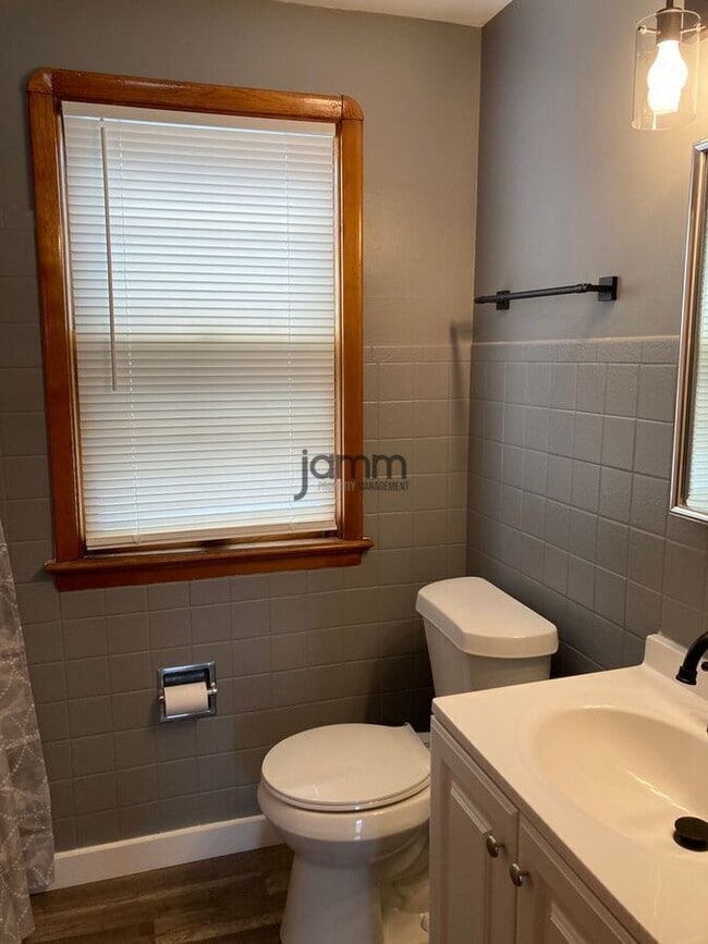 Building Photo - 6099 Ridge Rd