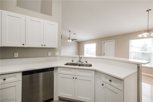 Building Photo - 404 Willowbrook Dr