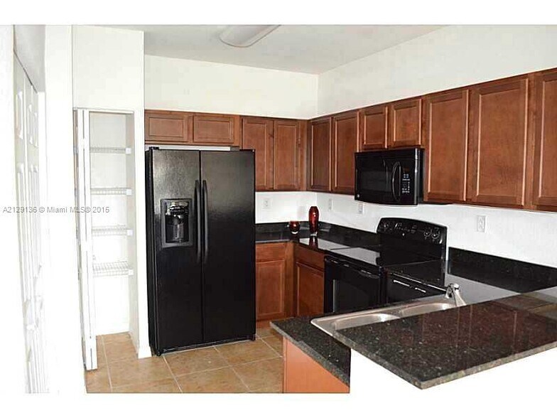 Building Photo - 10870 NW 88th Ter