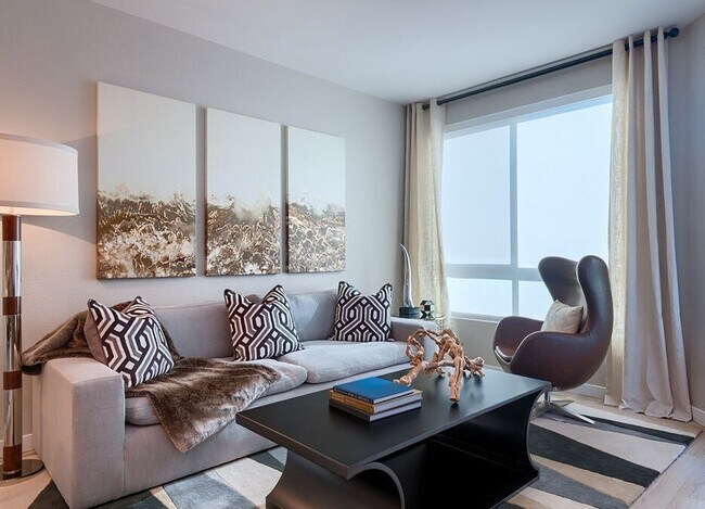 Building Photo - 540 N Central Ave