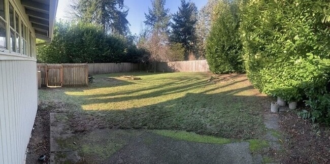 Building Photo - $2,750 - Two Bedrooms, Two Bathrooms, With Bonus Room And Large Yard, Ready For Lease!