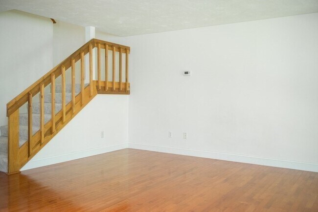 Building Photo - 47 Samuel Dr