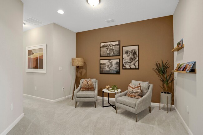 Building Photo - 823 Cherry Elm Dr