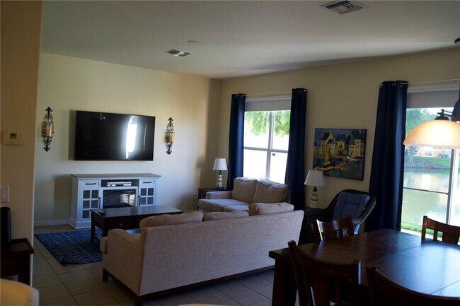 Building Photo - 4925 Poolside Dr