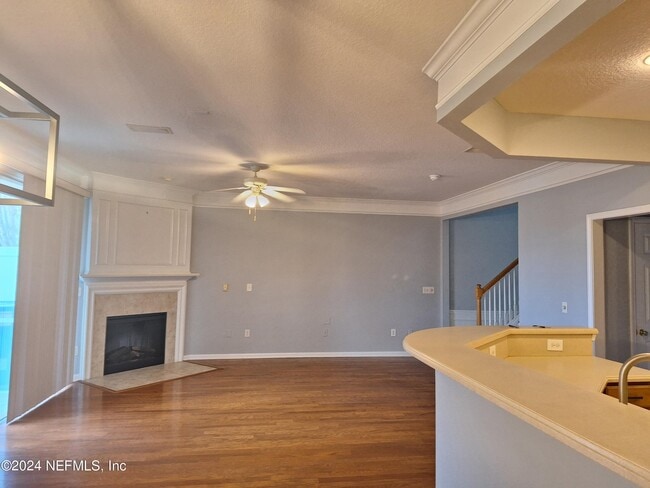 Building Photo - 11172 Castlemain Cir W