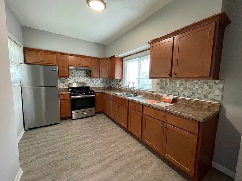 Building Photo - 1205 Dayton St SW