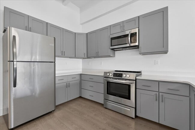 Building Photo - 4500 S Kingshighway Blvd