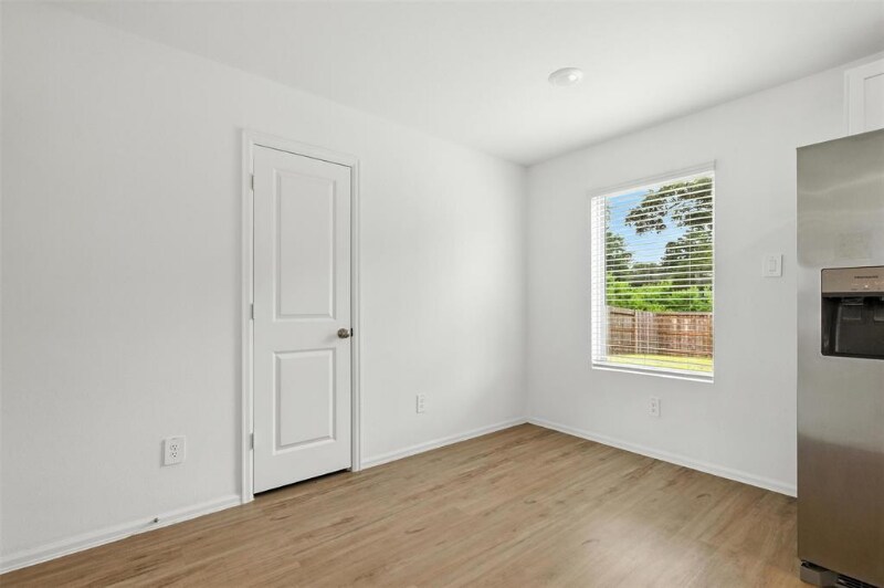 Building Photo - 1437 Las Cuevas Dr