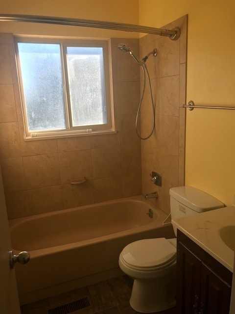 Building Photo - Cute Bi-Level 3 Bed/2 Bath Home!