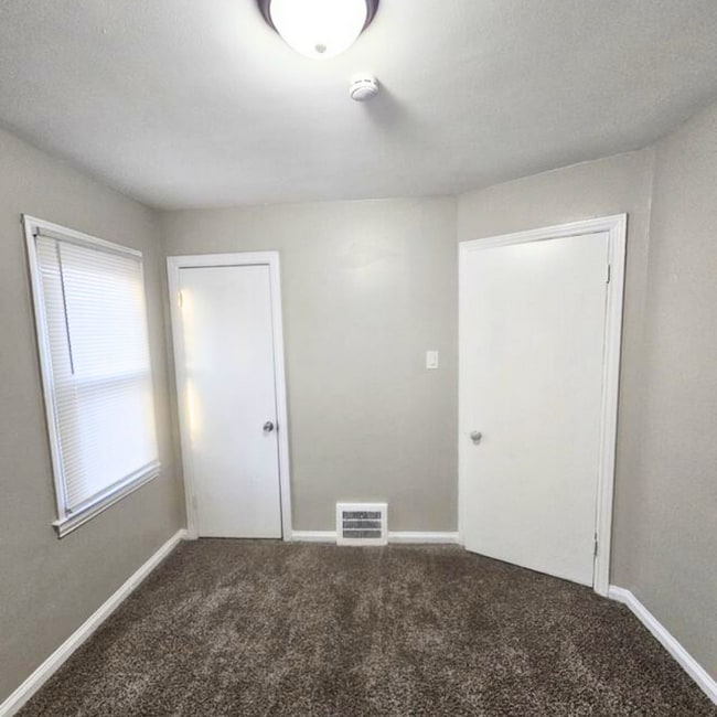 Building Photo - 10803 Roxbury St