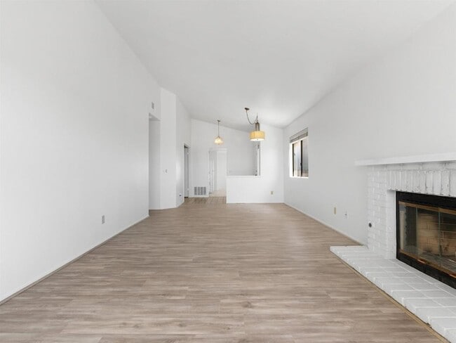 Building Photo - 6923 Whitecap Dr