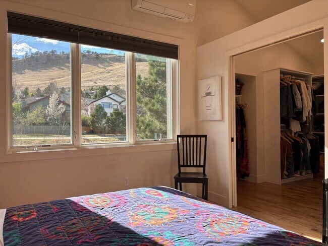 Building Photo - Stunning 4 bed 3.5 Bath Home in Wonderland Hills Walking Distance to Wonderland Lake. Rent Furnis...