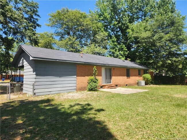 Building Photo - 6427 Kincross Ave