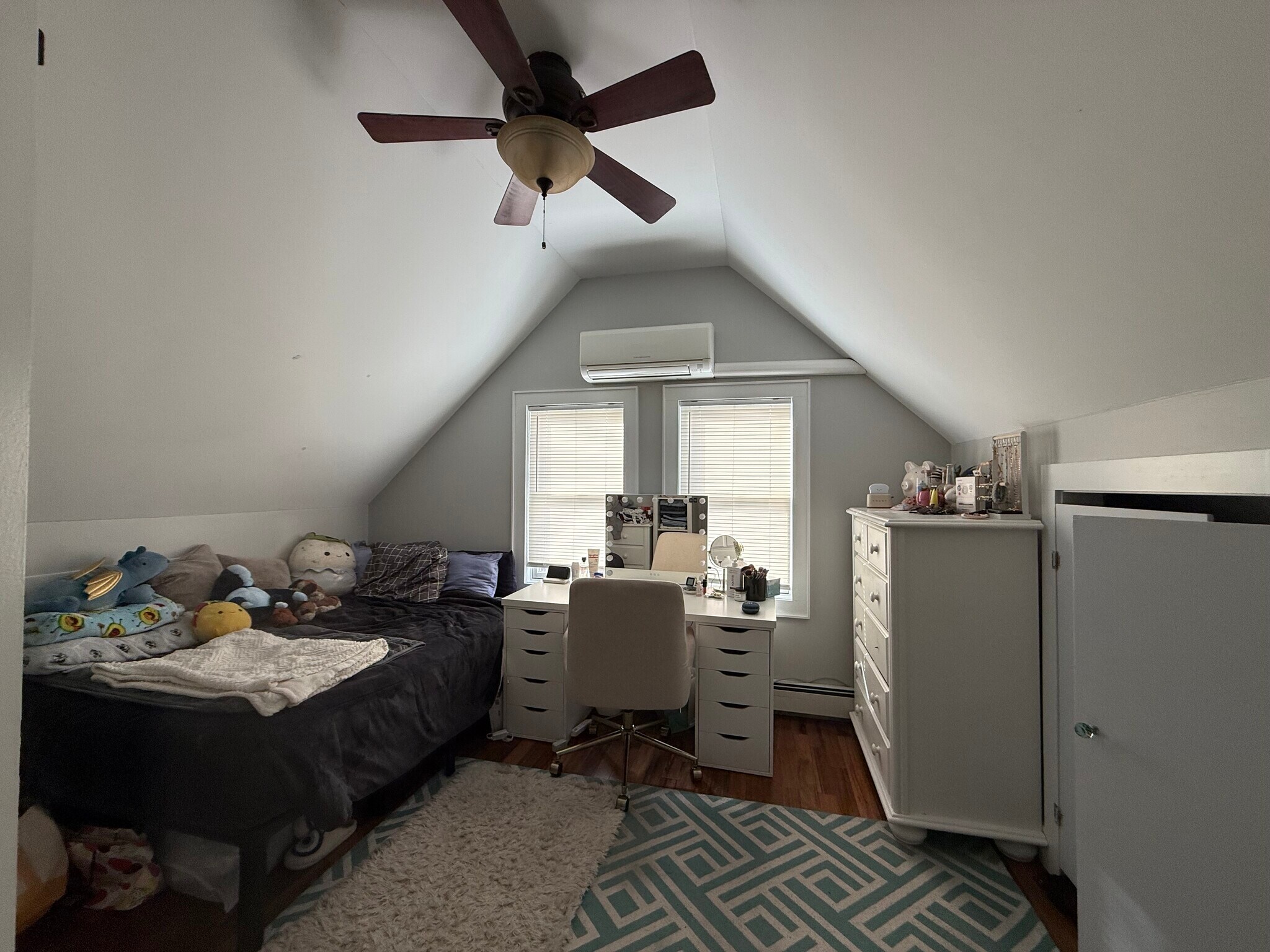 Building Photo - 23 Falkland St