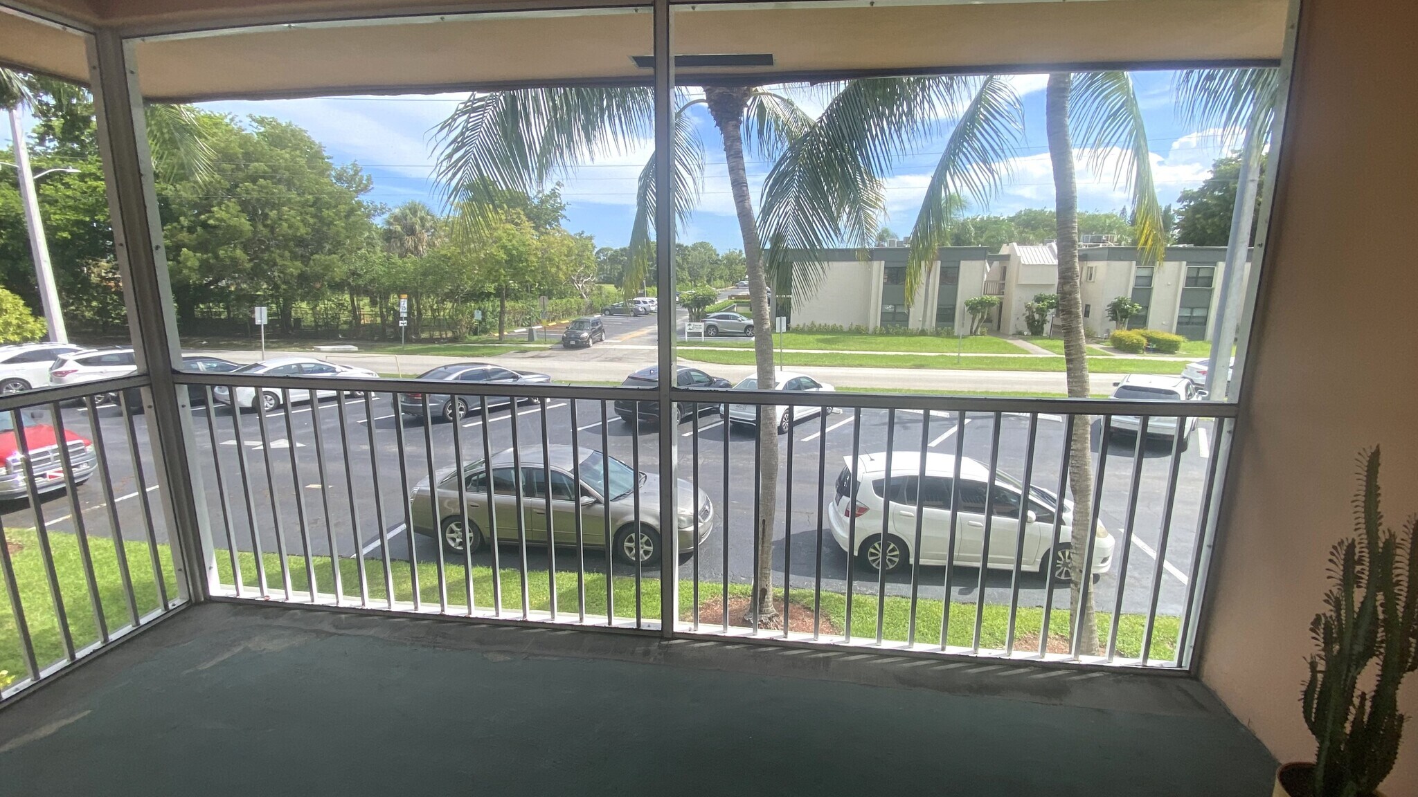 Building Photo - 770 SE 2nd Ave