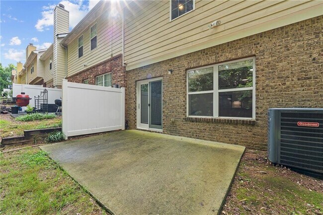Building Photo - 386 Creek Manor Way