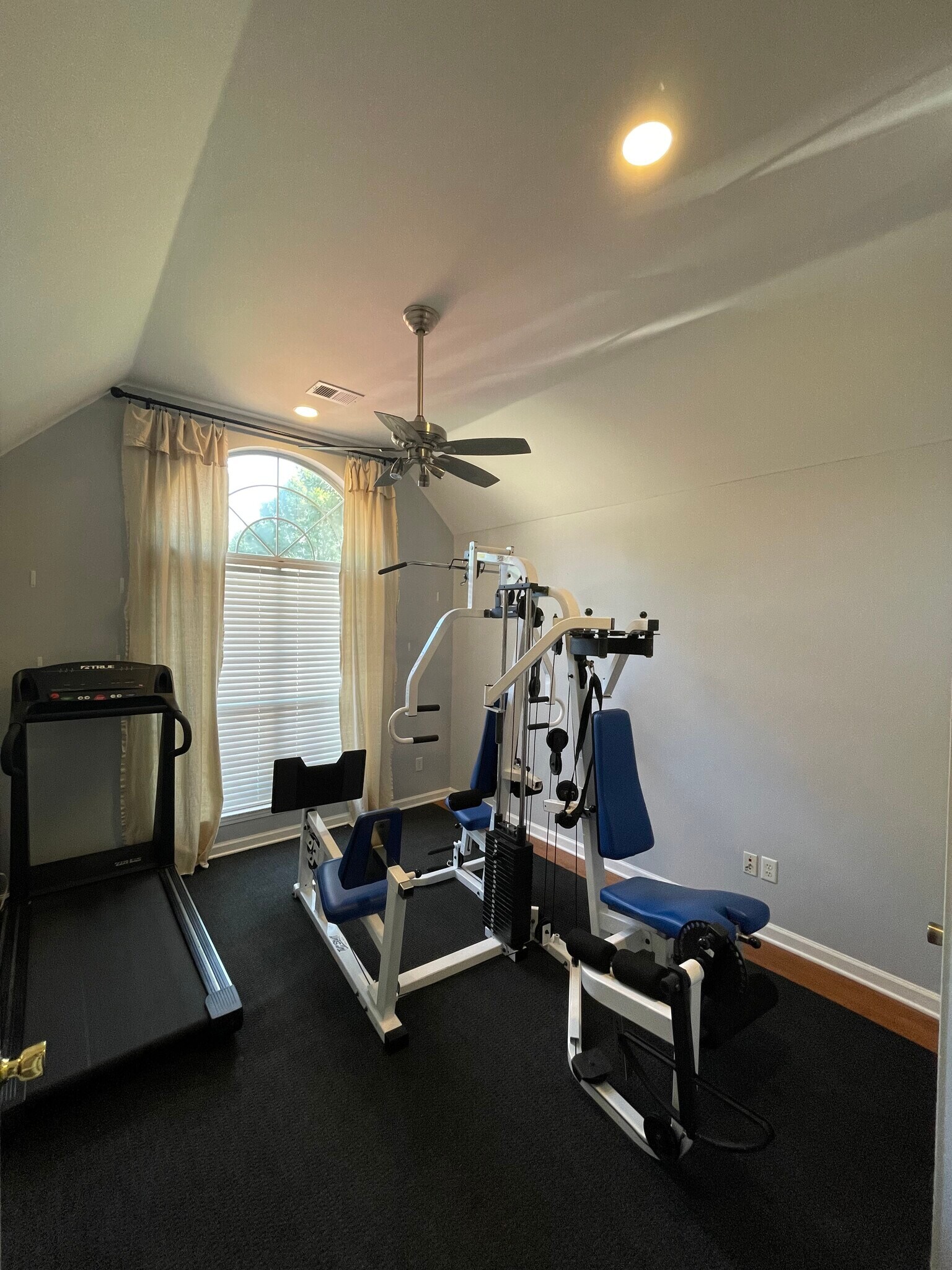 Building Photo - 11244 Black Sheep Dr