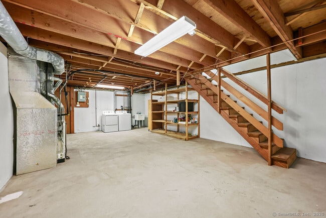 Building Photo - 8 Allspice Ln