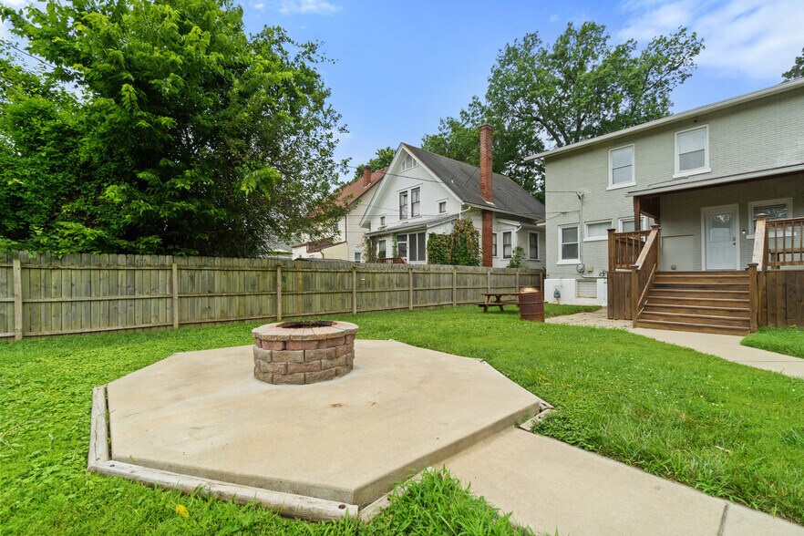 Building Photo - 217 Shawnee Dr