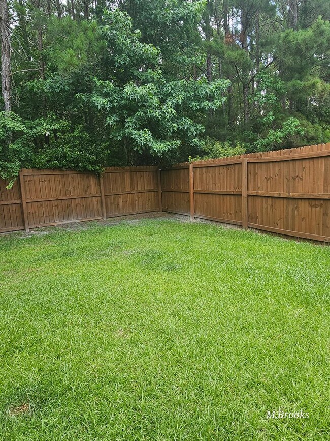 Building Photo - 1704 Almond Tree Pl