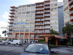 Building Photo - 2025 NE 164th St