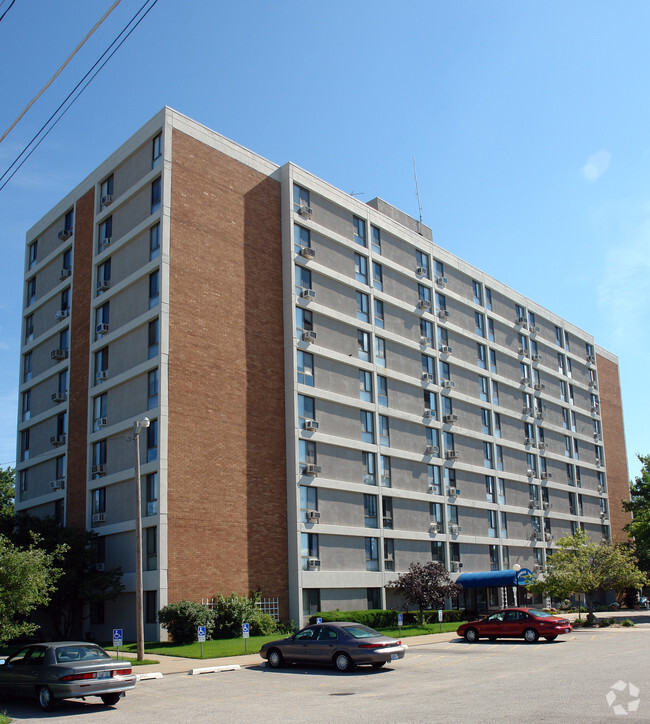 Building Photo - Ridgewood Towers