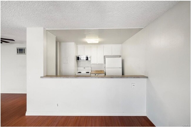 Building Photo - 20930 Parthenia St